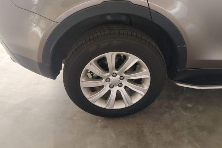 Used Land Rover Discovery Sport 2016 2.0T SE Right Rear Wheel Hub