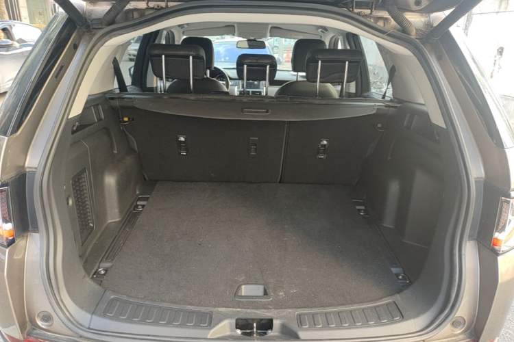 Used Land Rover Discovery Sport 2016 2.0T SE Trunk