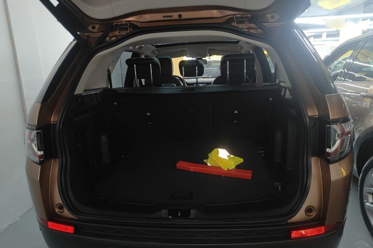 Used Land Rover Discovery Sport 2016 2.0T SE Trunk