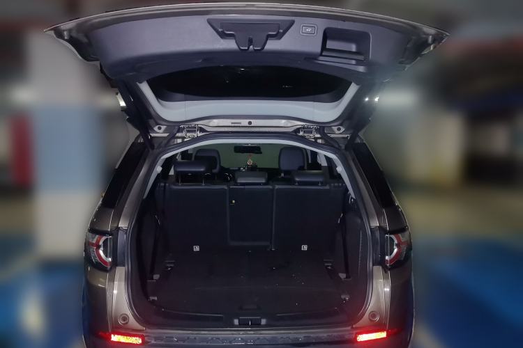 Used Land Rover Discovery Sport 2016 2.0T HSE Trunk
