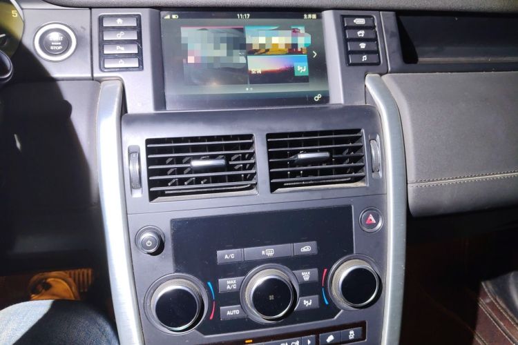 Used Land Rover Discovery Sport 2016 2.0T SE Audio And AC Panel