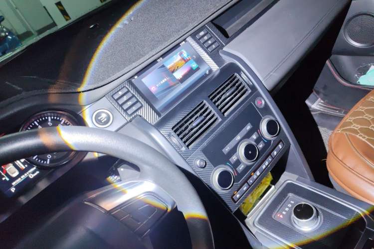 Used Land Rover Discovery Sport 2016 2.0T S Audio And AC Panel