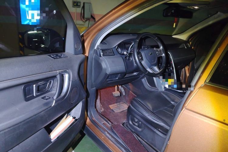 Used Land Rover Discovery Sport 2016 2.0T SE Driver Seat