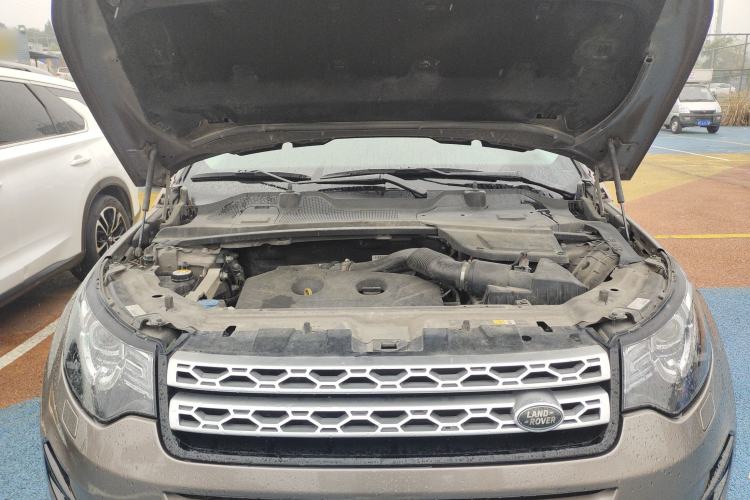 Used Land Rover Discovery Sport 2016 2.0T HSE Engine Bay