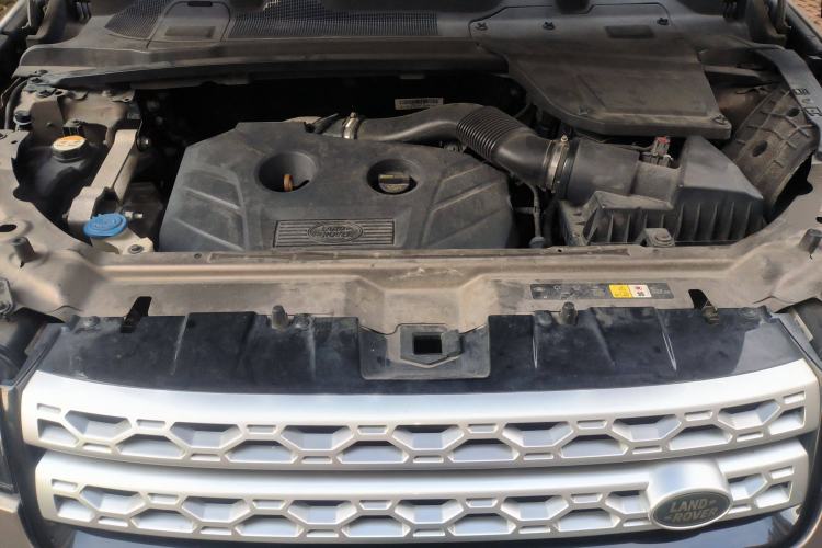 Used Land Rover Discovery Sport 2016 2.0T HSE Engine Bay