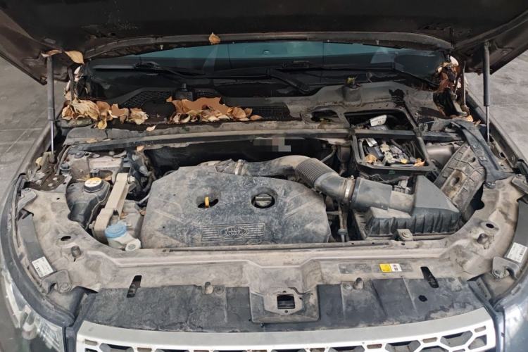 Used Land Rover Discovery Sport 2016 2.0T HSE Engine Bay