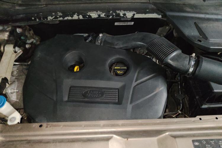 Used Land Rover Discovery Sport 2016 2.0T HSE Engine Bay