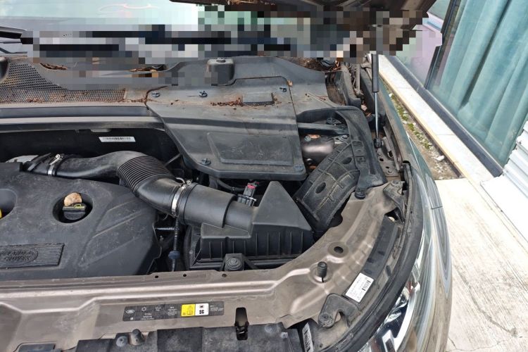 Used Land Rover Discovery Sport 2016 2.0T HSE Engine Bay Left