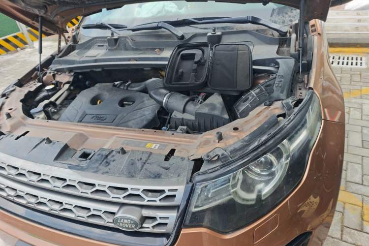 Used Land Rover Discovery Sport 2016 2.0T Limited-Edition Launch Engine Bay Left
