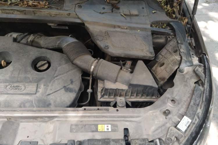 Used Land Rover Discovery Sport 2016 2.0T HSE Engine Bay Left