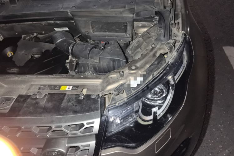 Used Land Rover Discovery Sport 2016 2.0T SE Engine Bay Left