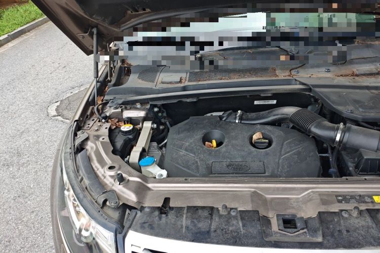 Used Land Rover Discovery Sport 2016 2.0T HSE Engine Bay Right