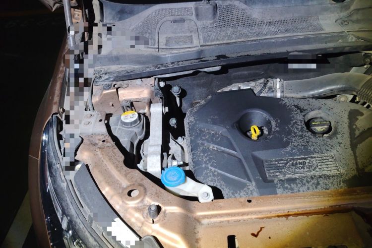 Used Land Rover Discovery Sport 2016 2.0T SE Engine Bay Right