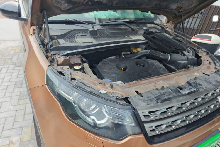 Used Land Rover Discovery Sport 2016 2.0T Limited-Edition Launch Engine Bay Right