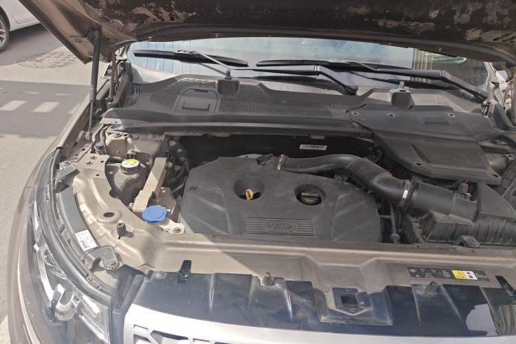 Used Land Rover Discovery Sport 2016 2.0T HSE Engine Bay Right