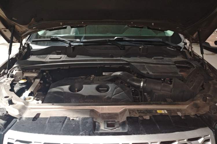 Used Land Rover Discovery Sport 2016 2.0T HSE Engine Bay