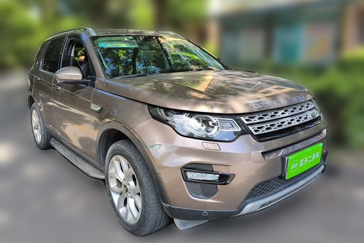 Used Land Rover Discovery Sport 2016 2.0T HSE Front Right 45 Deg