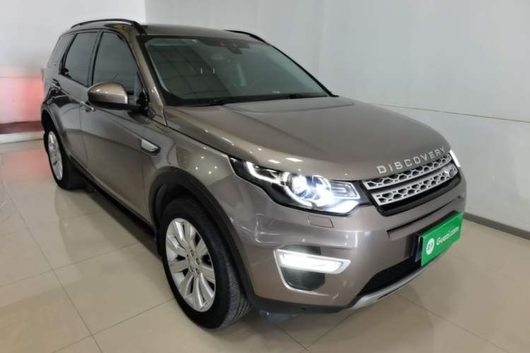 Used Land Rover Discovery Sport 2016 2.0T HSE Front Right 45 Deg