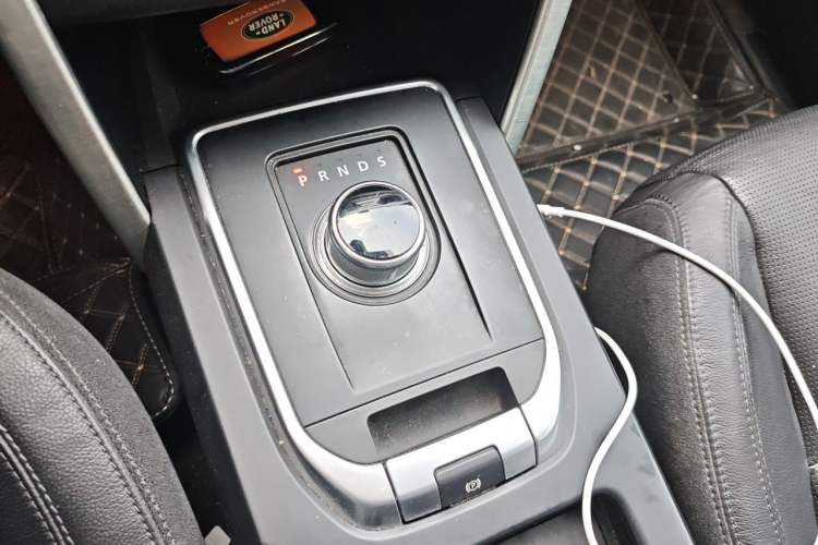 Used Land Rover Discovery Sport 2016 2.0T HSE Gear Lever