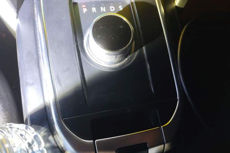Used Land Rover Discovery Sport 2016 2.0T SE Gear Lever