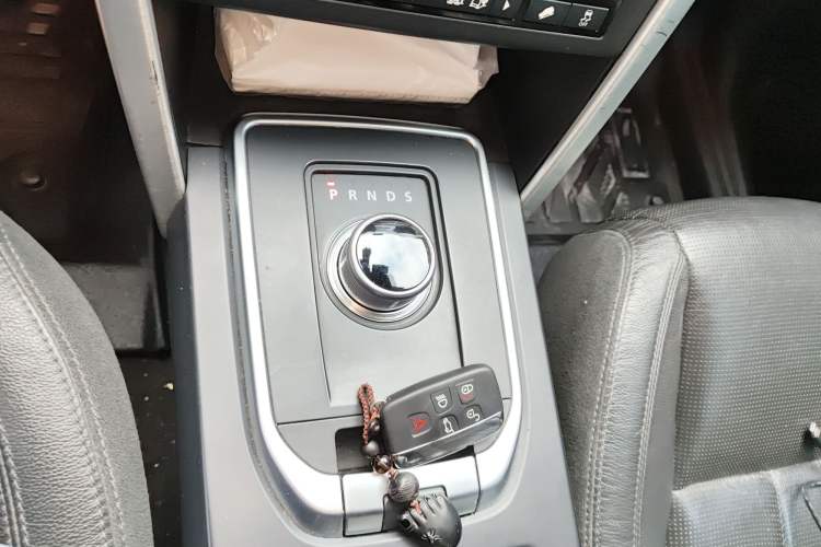 Used Land Rover Discovery Sport 2016 2.0T HSE Gear Lever