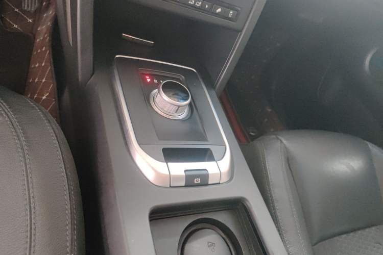 Used Land Rover Discovery Sport 2016 2.0T S Gear Lever