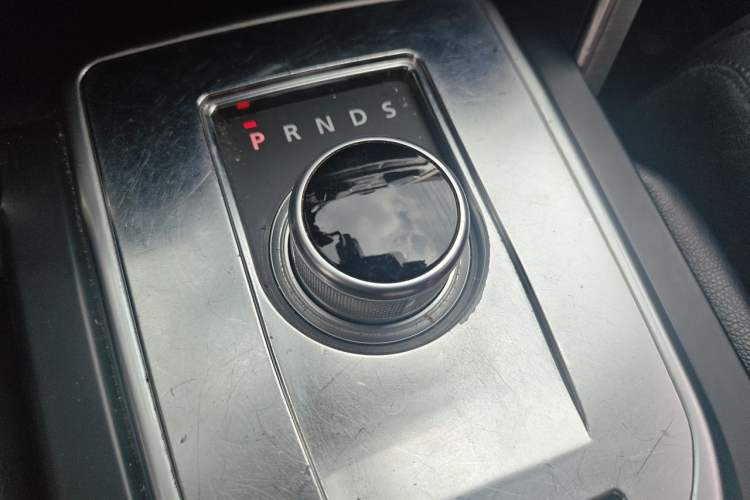 Used Land Rover Discovery Sport 2016 2.0T HSE Gear Lever