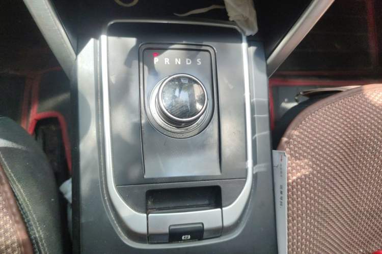 Used Land Rover Discovery Sport 2016 2.0T HSE Gear Lever