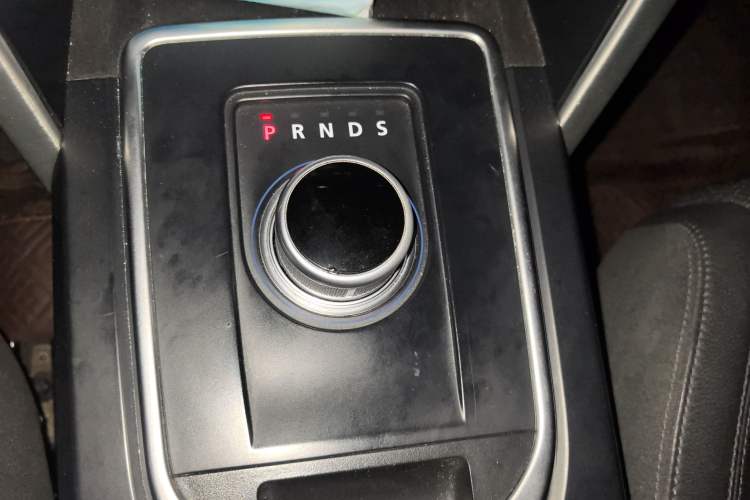 Used Land Rover Discovery Sport 2016 2.0T SE Gear Lever