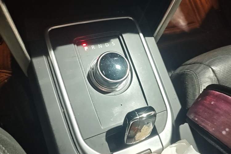 Used Land Rover Discovery Sport 2016 2.0T HSE Gear Lever