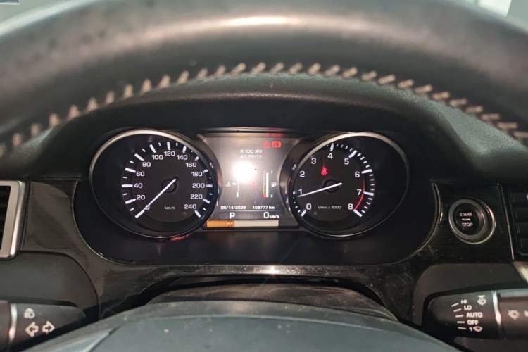 Used Land Rover Discovery Sport 2016 2.0T HSE Instrument Cluster