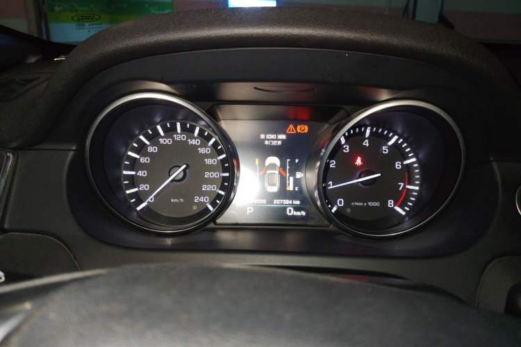 Used Land Rover Discovery Sport 2016 2.0T SE Instrument Cluster