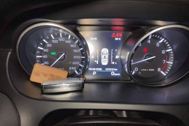 Used Land Rover Discovery Sport 2016 2.0T SE Instrument Cluster