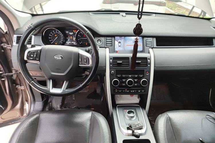 Used Land Rover Discovery Sport 2016 2.0T HSE Interior 2