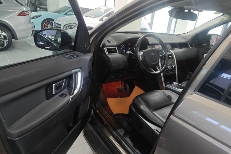 Used Land Rover Discovery Sport 2016 2.0T HSE Interior 3