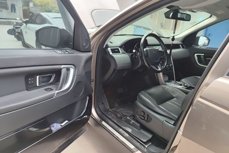 Used Land Rover Discovery Sport 2016 2.0T HSE Interior 3
