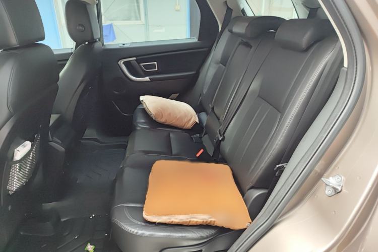 Used Land Rover Discovery Sport 2016 2.0T HSE Interior 4
