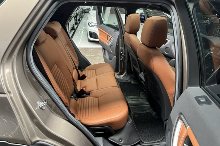 Used Land Rover Discovery Sport 2016 2.0T HSE LUXURY Interior 7