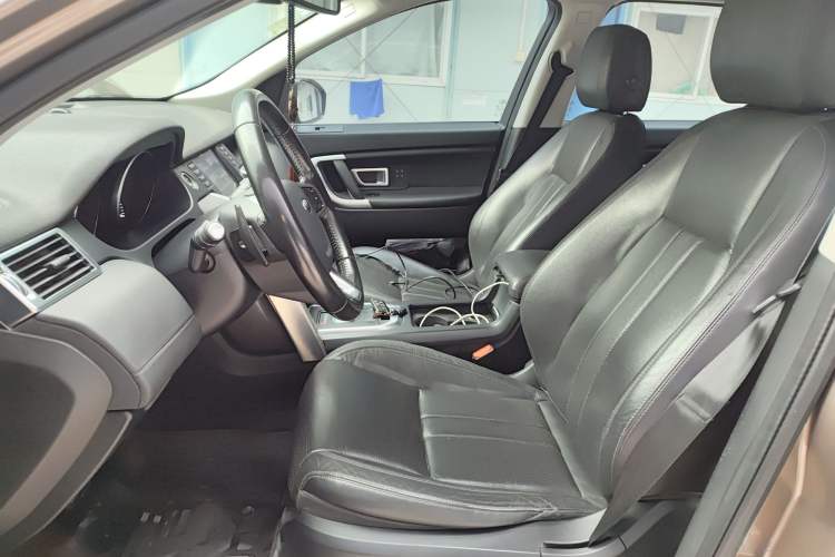 Used Land Rover Discovery Sport 2016 2.0T HSE Left Front Seat
