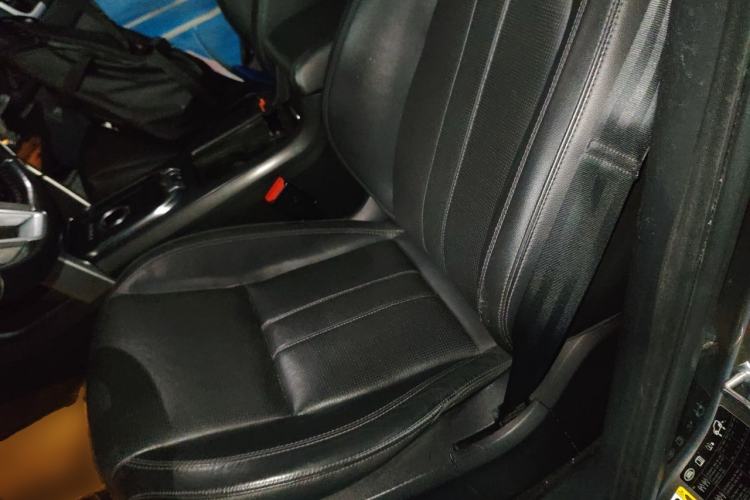 Used Land Rover Discovery Sport 2016 2.0T HSE Left Front Seat