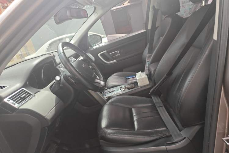 Used Land Rover Discovery Sport 2016 2.0T HSE Left Front Seat