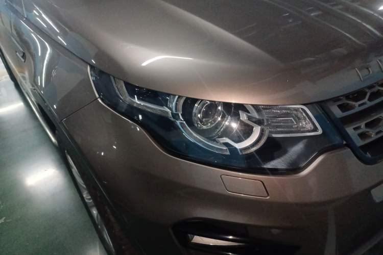 Used Land Rover Discovery Sport 2016 2.0T SE Right Front Headlight
