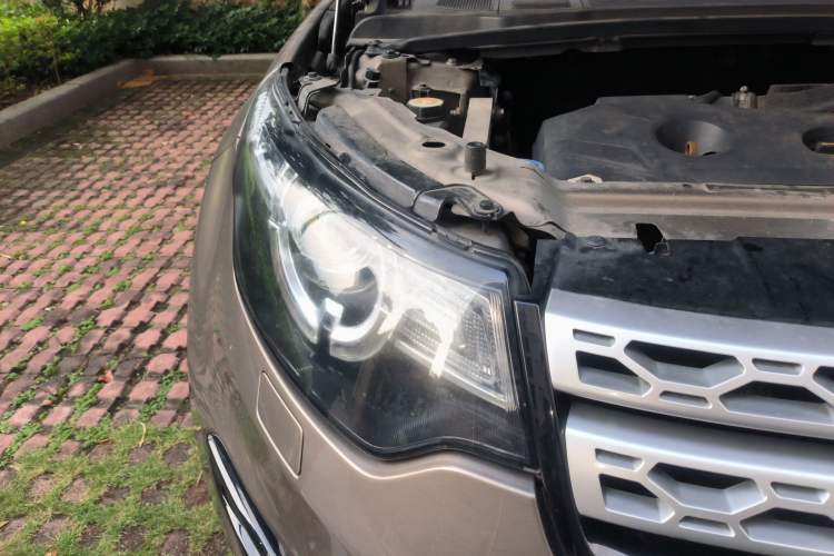 Used Land Rover Discovery Sport 2016 2.0T HSE Right Front Headlight