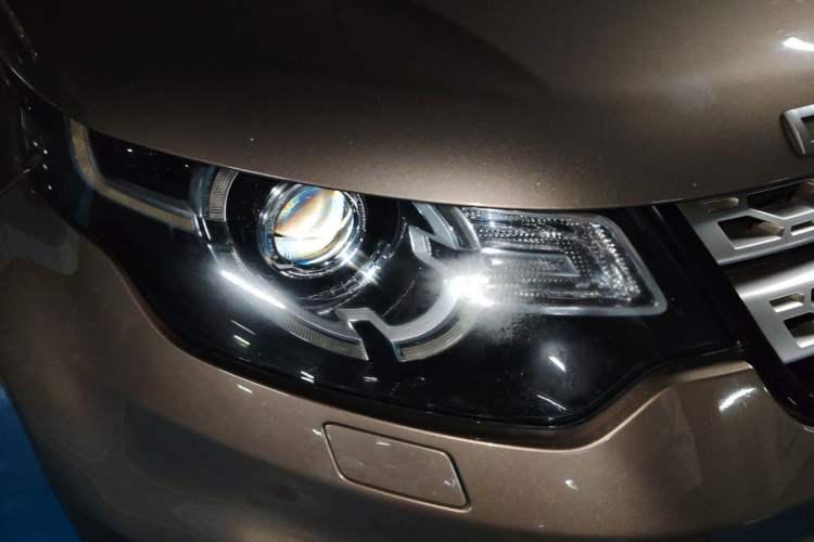 Used Land Rover Discovery Sport 2016 2.0T HSE Right Front Headlight