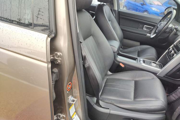 Used Land Rover Discovery Sport 2016 2.0T HSE Right Front Seat