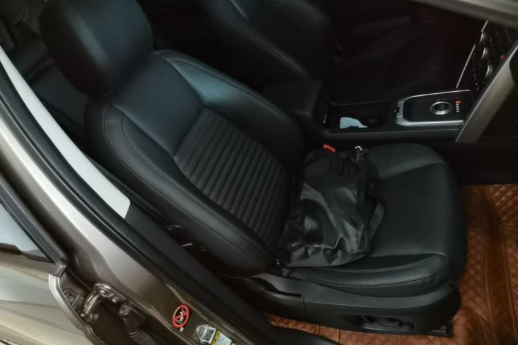 Used Land Rover Discovery Sport 2016 2.0T HSE Right Front Seat