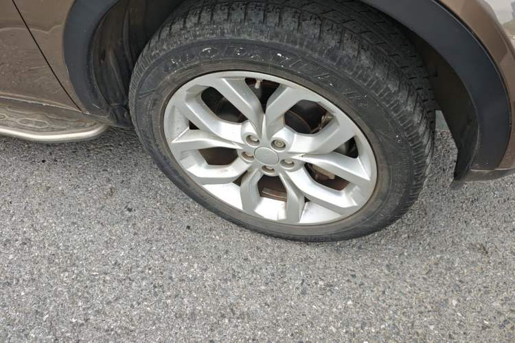 Used Land Rover Discovery Sport 2016 2.0T HSE Right Front Wheel Hub