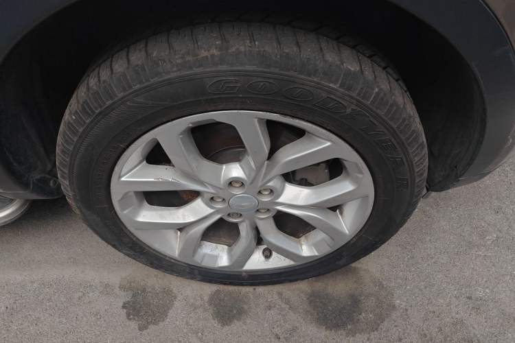 Used Land Rover Discovery Sport 2016 2.0T HSE Right Front Wheel Hub