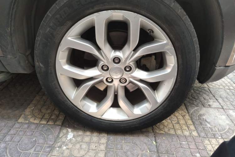 Used Land Rover Discovery Sport 2016 2.0T HSE Right Front Wheel Hub