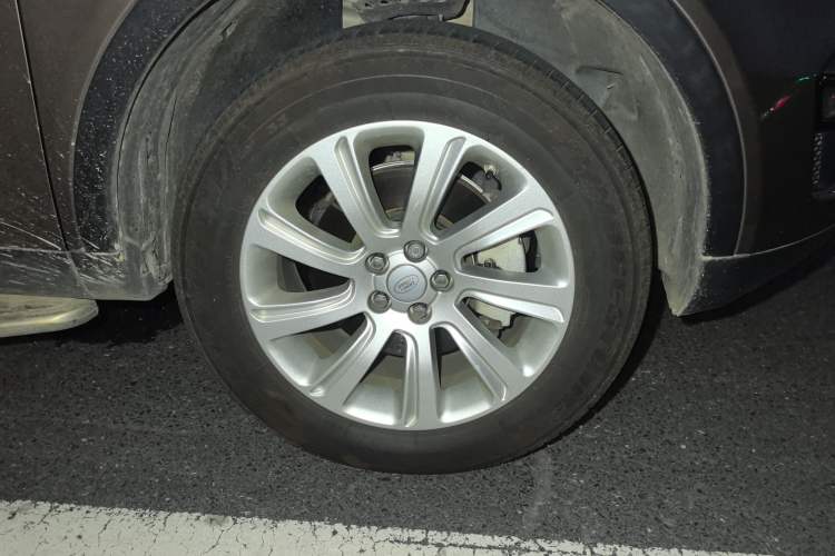 Used Land Rover Discovery Sport 2016 2.0T SE Right Front Wheel Hub